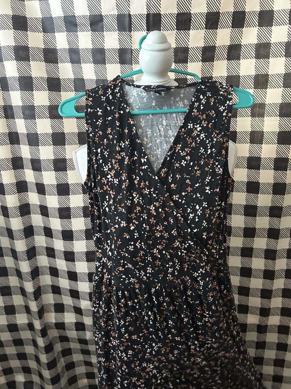 41 Hawthorn Black Floral V-Neck Sleeveless Romper
